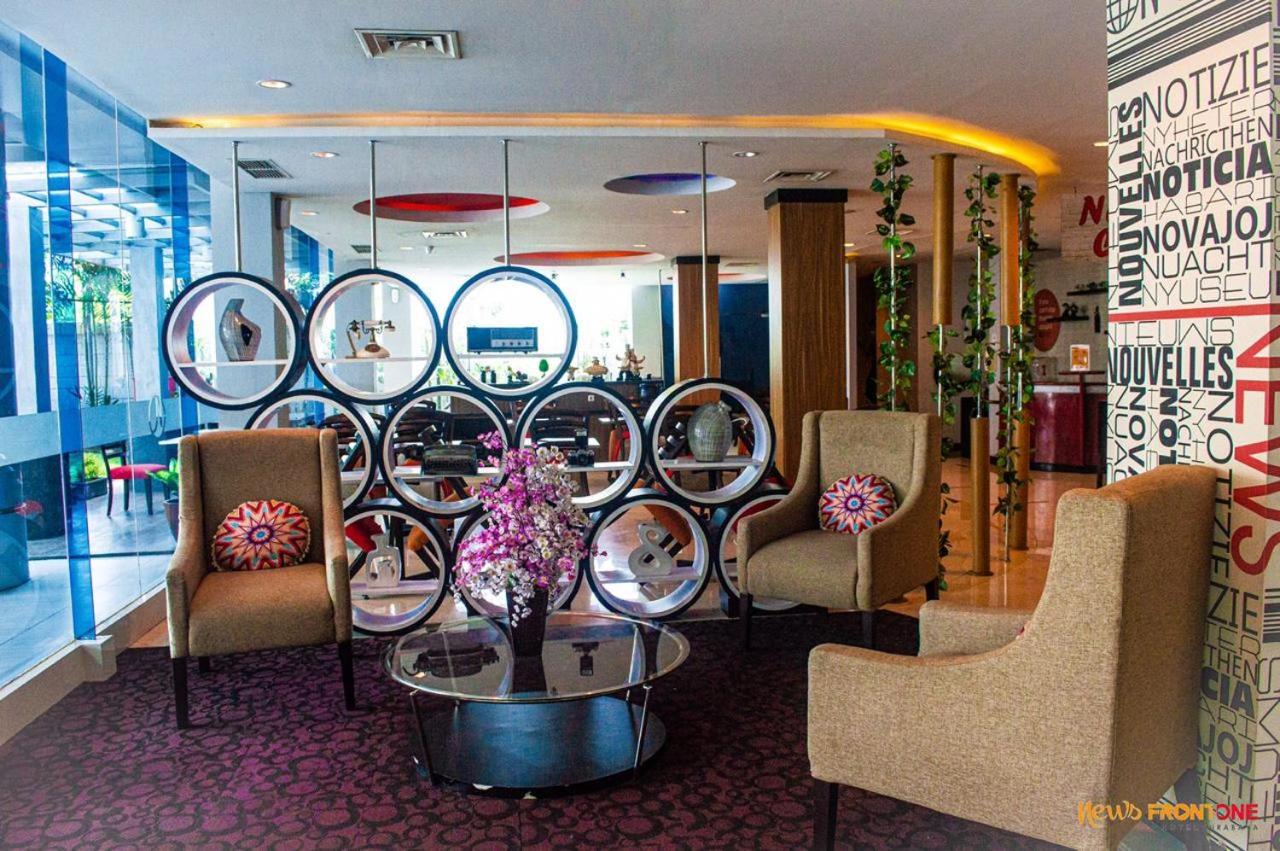 News Hotel Waru Sidoarjo Exteriér fotografie