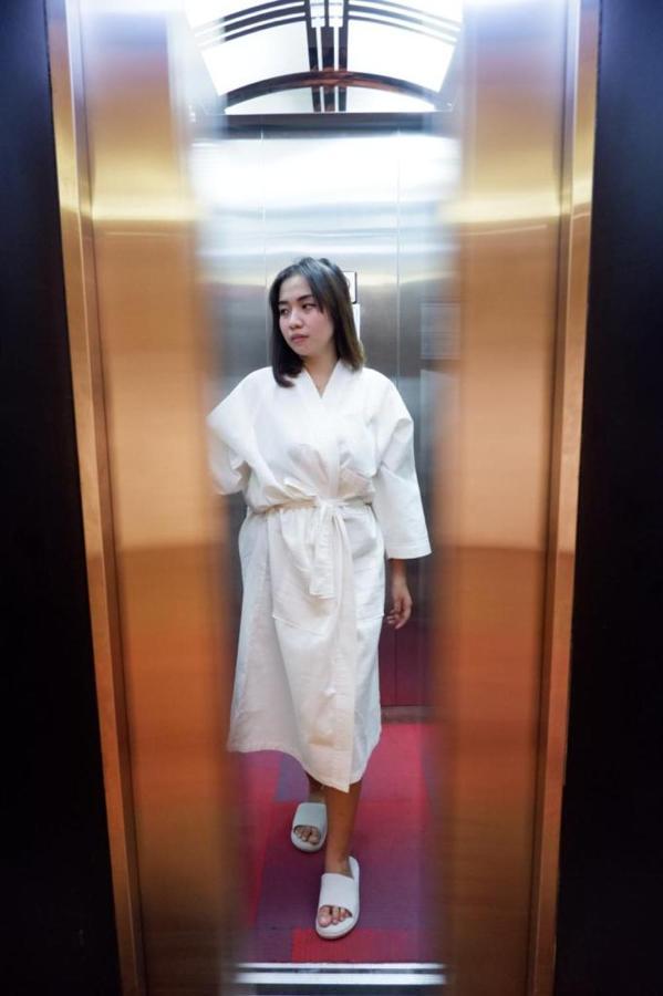 News Hotel Waru Sidoarjo Exteriér fotografie