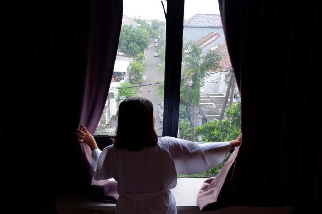 News Hotel Waru Sidoarjo Exteriér fotografie