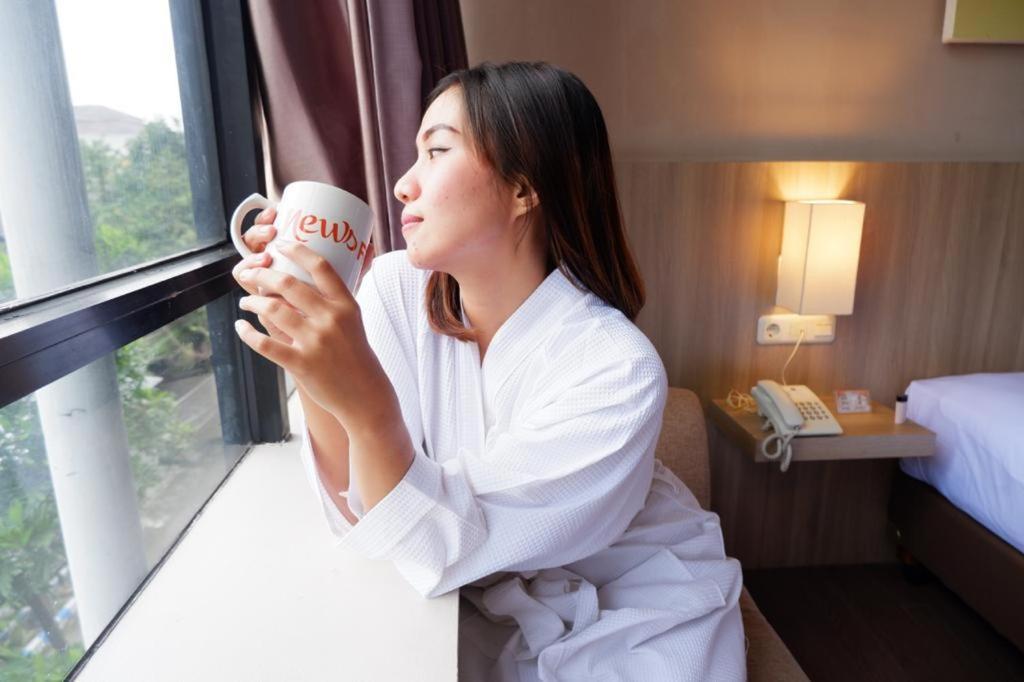News Hotel Waru Sidoarjo Exteriér fotografie