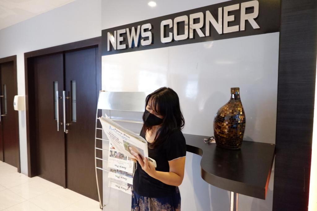 News Hotel Waru Sidoarjo Exteriér fotografie