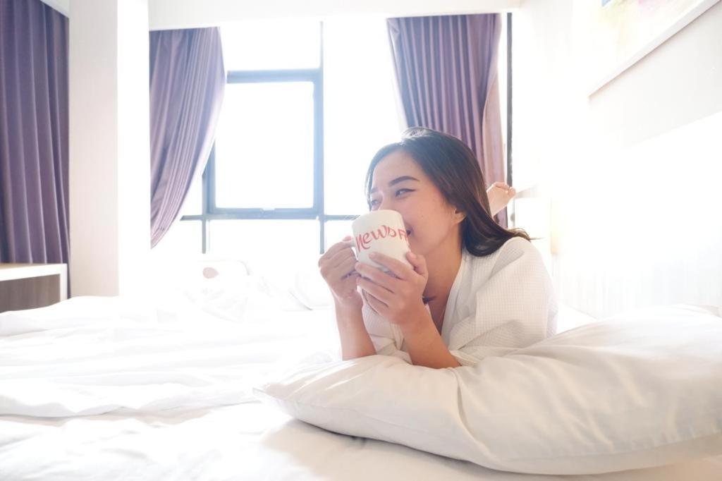 News Hotel Waru Sidoarjo Exteriér fotografie
