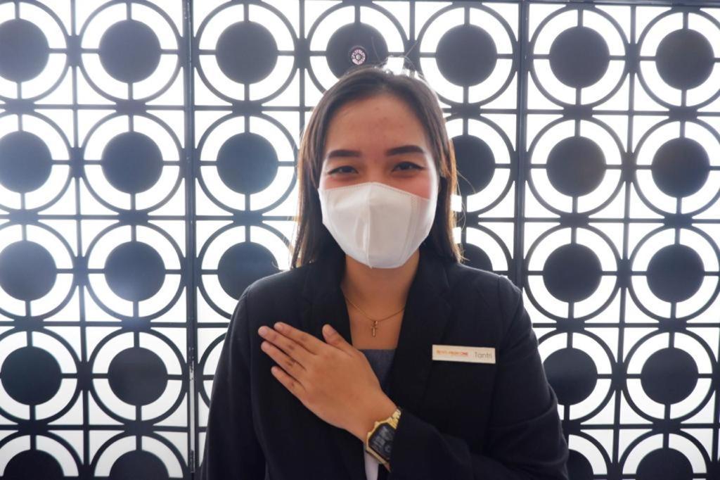 News Hotel Waru Sidoarjo Exteriér fotografie