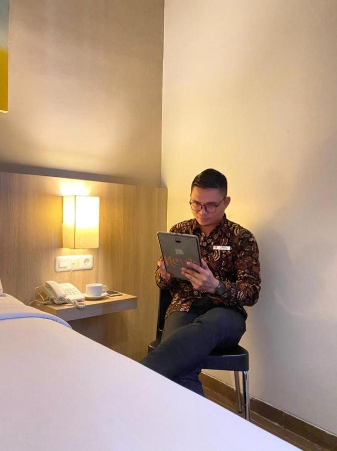 News Hotel Waru Sidoarjo Exteriér fotografie