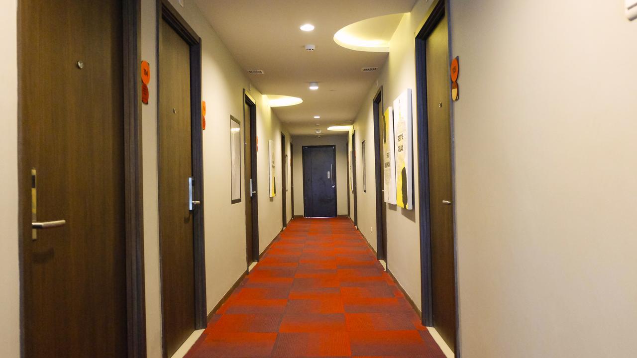 News Hotel Waru Sidoarjo Exteriér fotografie