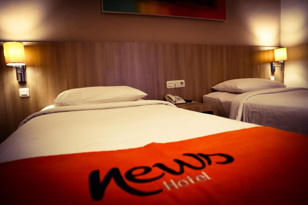 News Hotel Waru Sidoarjo Exteriér fotografie