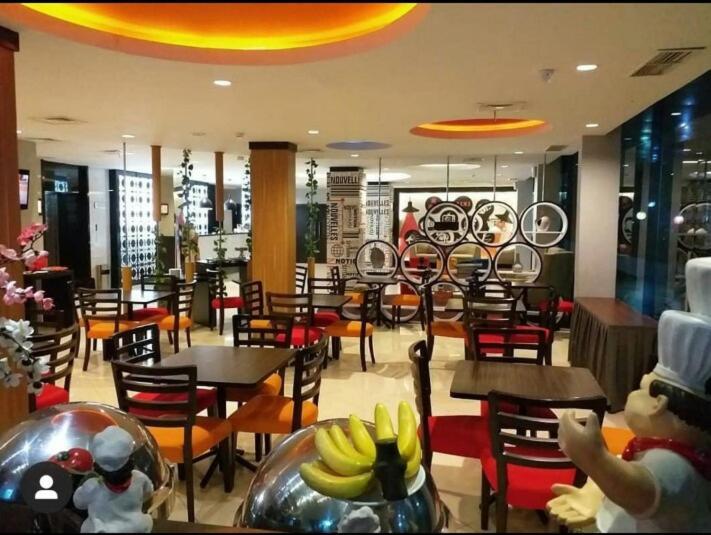 News Hotel Waru Sidoarjo Exteriér fotografie