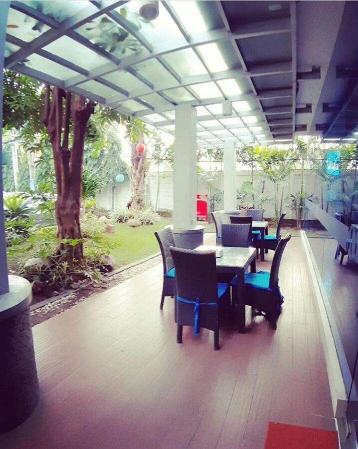 News Hotel Waru Sidoarjo Exteriér fotografie